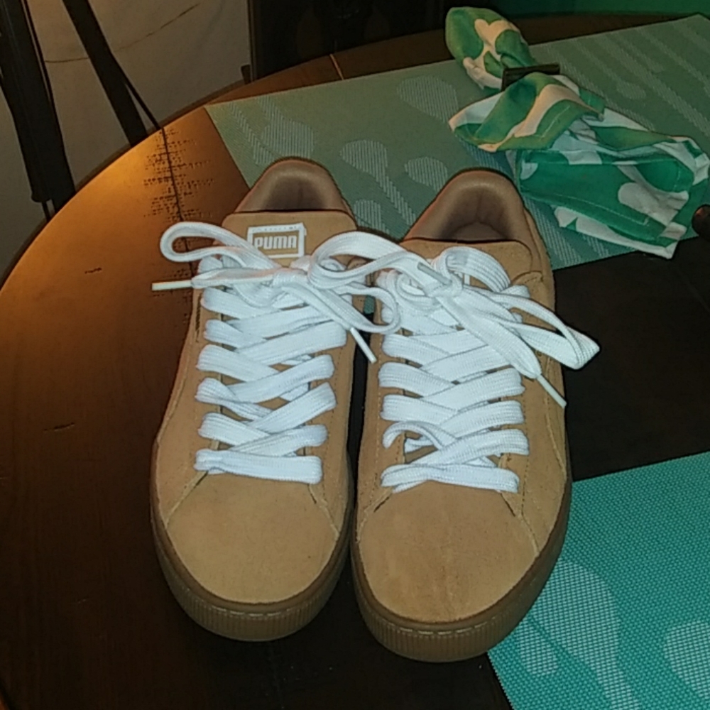 Sneakers